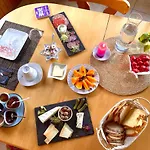 La Cure De Vernamiege Bed & Breakfast